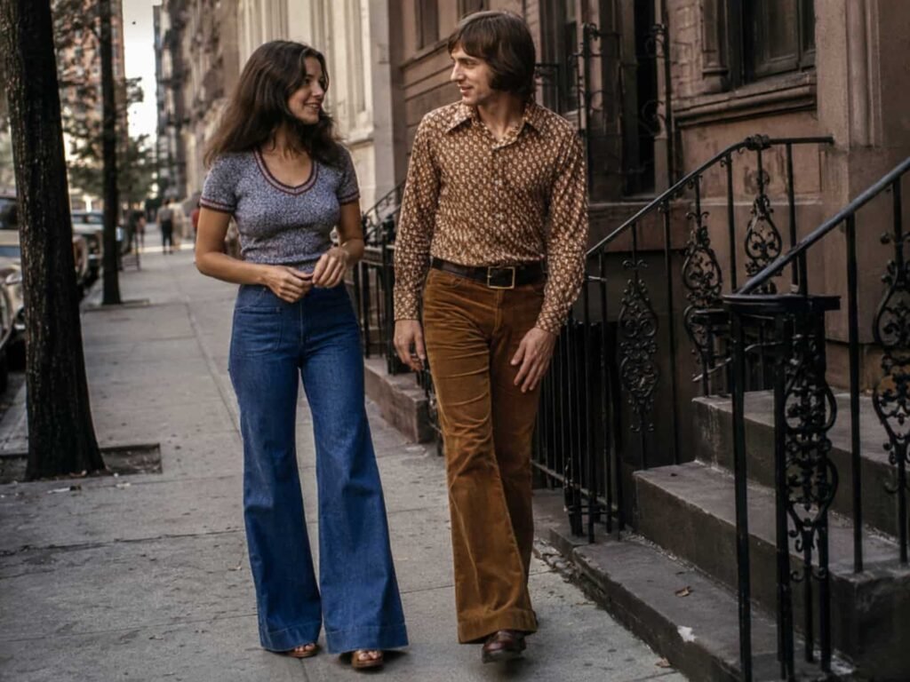 Man and woman wearing bell-bottom trousers in the 1970s